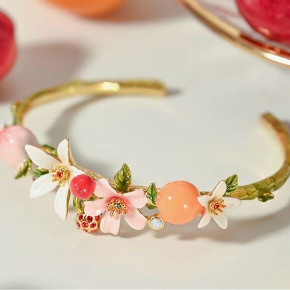 🌺 Betsey Johnson Floral Gold Bracelet with Hand painted accents 🌺 - Picture 6 of 7